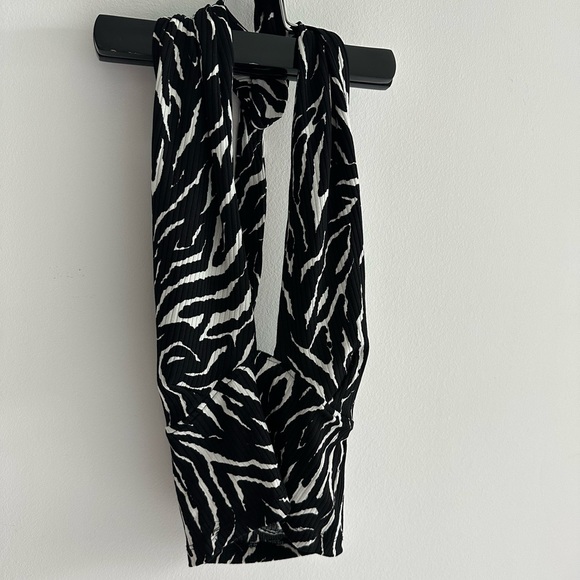 Tie Neck Zebra Print Halter Top - Picture 8 of 10
